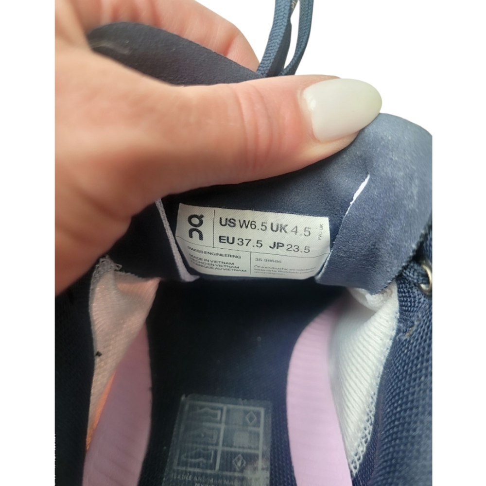 ON Women's Cloud X Sneaker, 6.5, Rose Fuiji - Picture 4 of 9